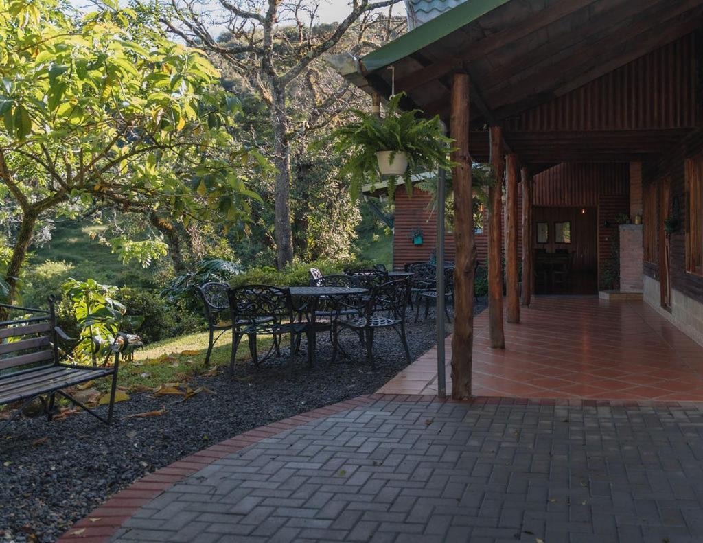 Cedrela Eco-Lodge & Restaurante Copey Exterior photo